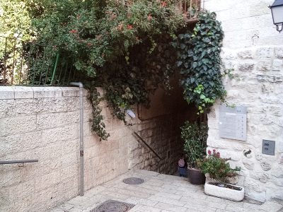 דירה לזוג, הרובע היהודי - העיר העתיקה, 2 דק' מהכותל, משופצת