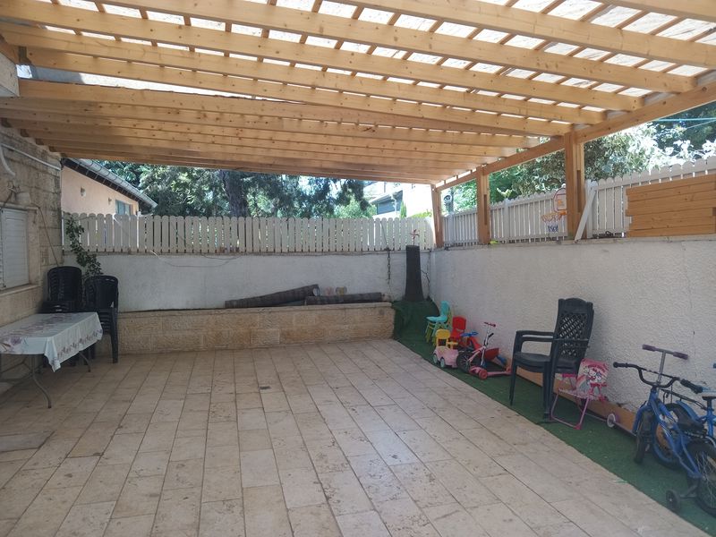 דירת נופש עם חצר פרטית, קרית יובל ירושלים