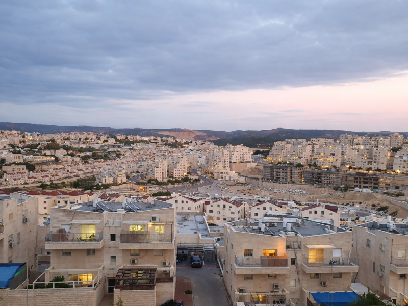 בית שמש רמה ג' - דירה יפיפה ונקיה לשבתות חגים ובין הזמנים !! לזוג + עד 2 || יש ברשותנו מאגר דירות לקבלת הקטלוג יש לשלוח מייל לכתובת tivuch.shabat@gmail.com