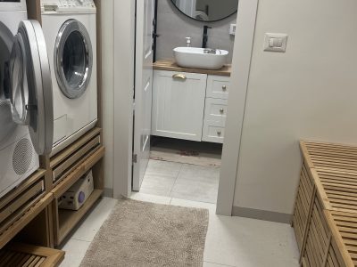 דירה חדשה מהממת ומשופצת, עם מרפסת, אזור העירייה בני ברק