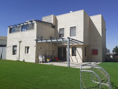 וילת נופש עם בריכה בישוב מיצד, אזור ירושלים