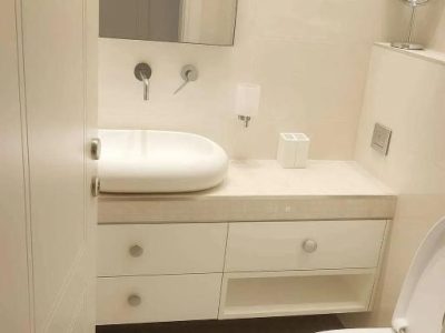 דירת נופש חלומית, נתניה, מעל הים (בית כנסת בבנין)