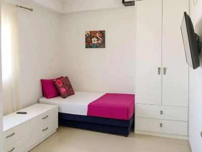 דירת נופש חלומית, נתניה, מעל הים (בית כנסת בבנין)