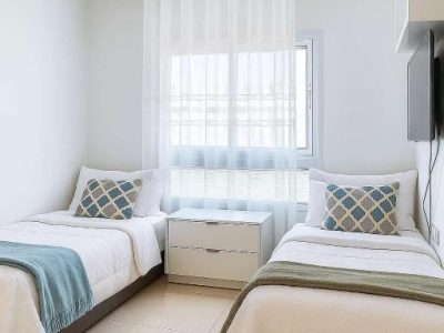 דירת נופש חלומית, נתניה, מעל הים (בית כנסת בבנין)