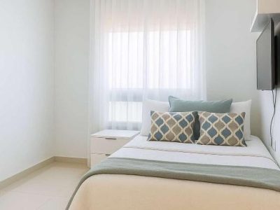 דירת נופש חלומית, נתניה, מעל הים (בית כנסת בבנין)