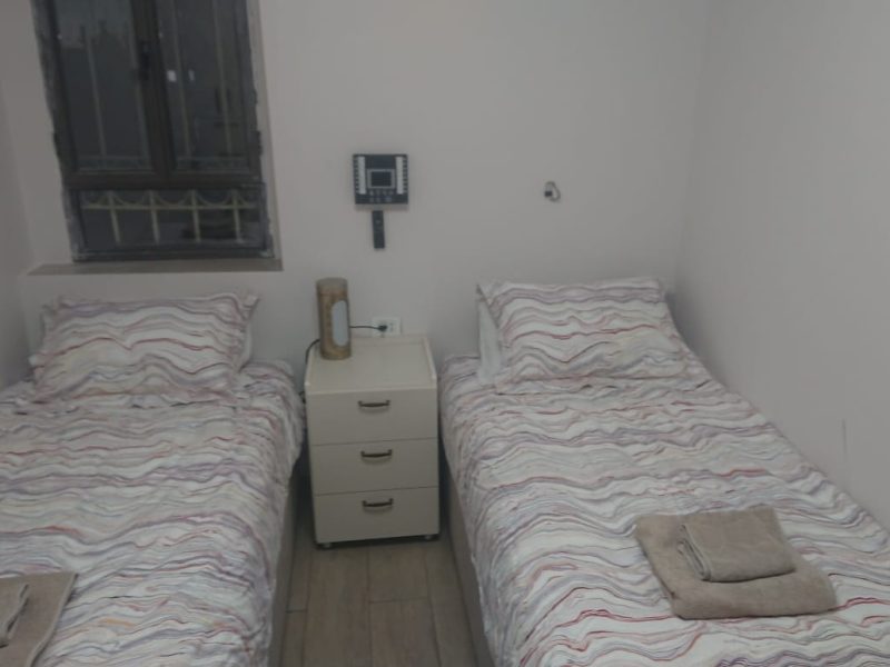 דירה במרחק 25 דקות מהכותל, ירושלים נחלאות