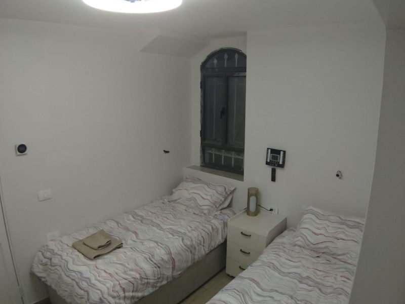 דירה במרחק 25 דקות מהכותל, ירושלים נחלאות