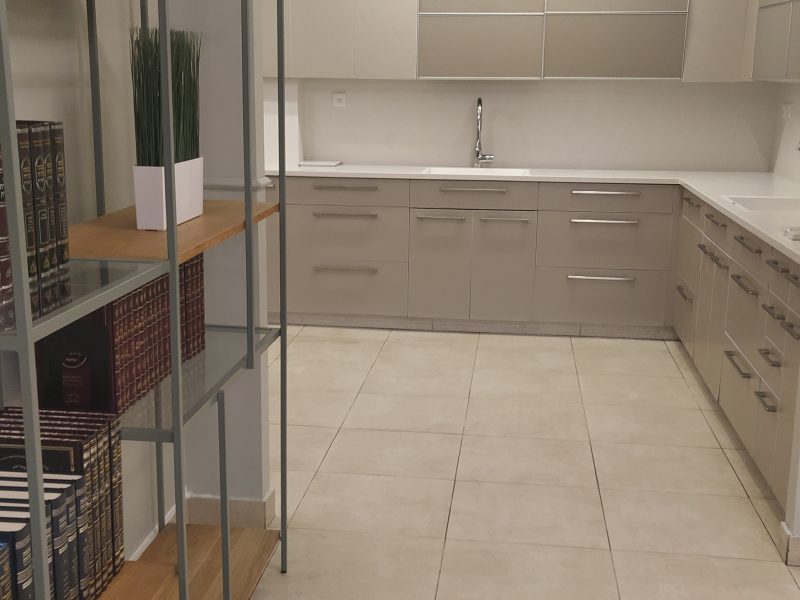 דירת 4 חדרים משופצת, עם נוף, גבעת שאול, ירושלים