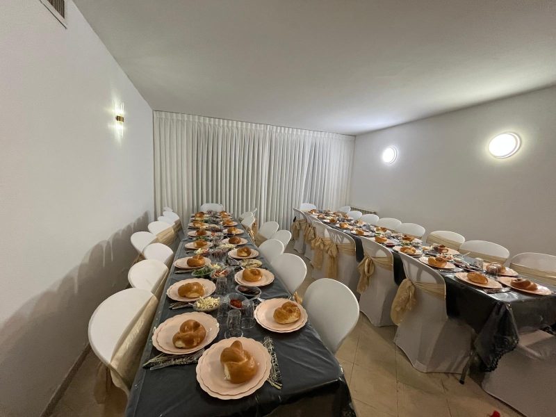 דירת פנטהאוז מטופחת ונקיה עם מרפסת לנוף פנורמי וג'קוזי ספא ענק, בית וגן ירושלים