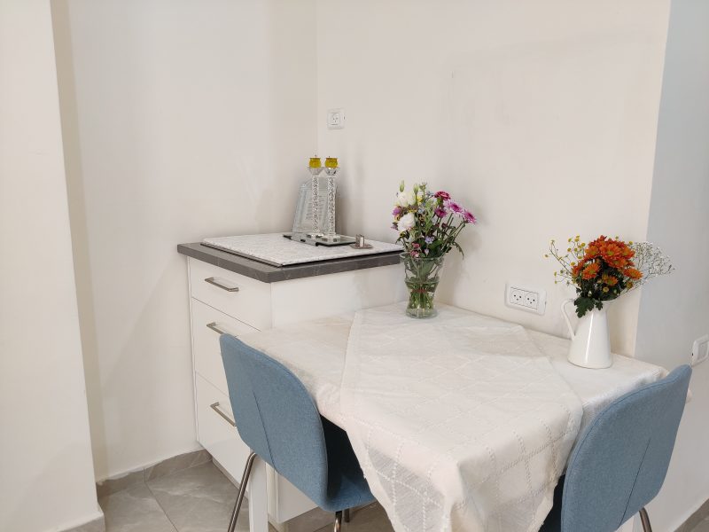 דירת 2 חדרים קומת קרקע כניסה פרטית, רמת אהרון, בני ברק