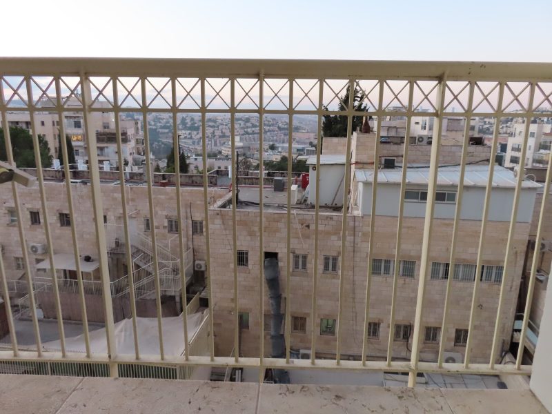 ירושלים , רוממה, קרית בעלזא, יחידת דיור לשבתות וחגים