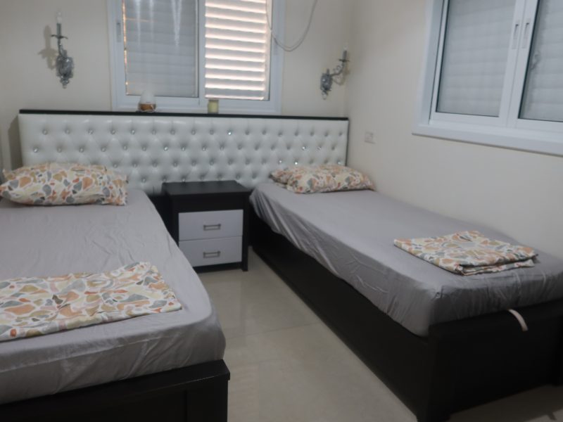 יחידת דיור נקיה לפסח , צמודה לרבי עקיבא , בני ברק