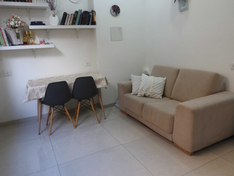 יחידת דיור נקיה לפסח , צמודה לרבי עקיבא , בני ברק