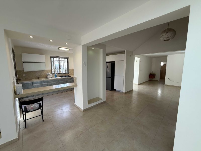 וילה באלון מורה ליד הר כביר, נוף להרי השומרון