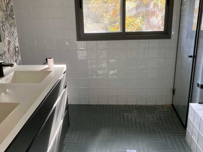 וילה פרטית, קו שני לים, דקה מהטיילת וממלון גלי צאנז והחוף הנפרד ומבי״ח לניאדו, נתניה