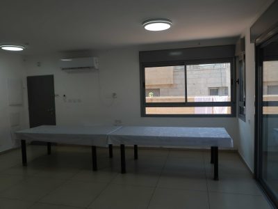 וילה גבעת זאב, עם בריכה גדולה