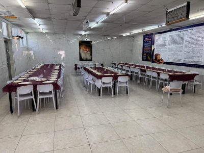 קמפוס ברמה גבוהה עם חצר ענקית ובית כנסת מפואר, בית שמש