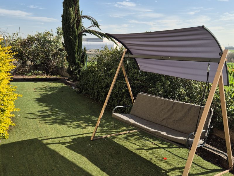 וילה ענקית יפיפיה, בית חלקיה