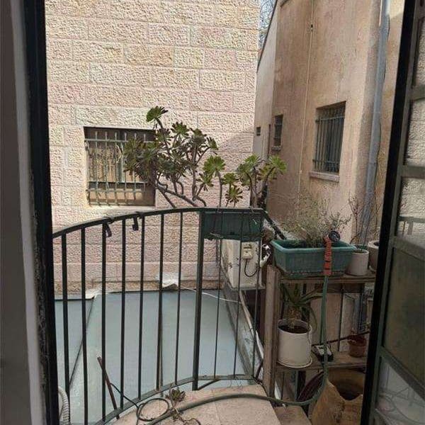 דופלקס גלריה לשבת בנחלאות, ירושלים — אותנטי וקסום
