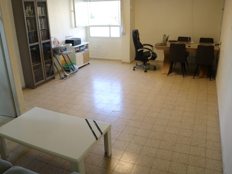 דירת שתי חדרים עם סלון גדול, רמות ירושלים