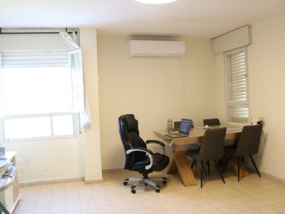 דירת שתי חדרים עם סלון גדול, רמות א' ירושלים