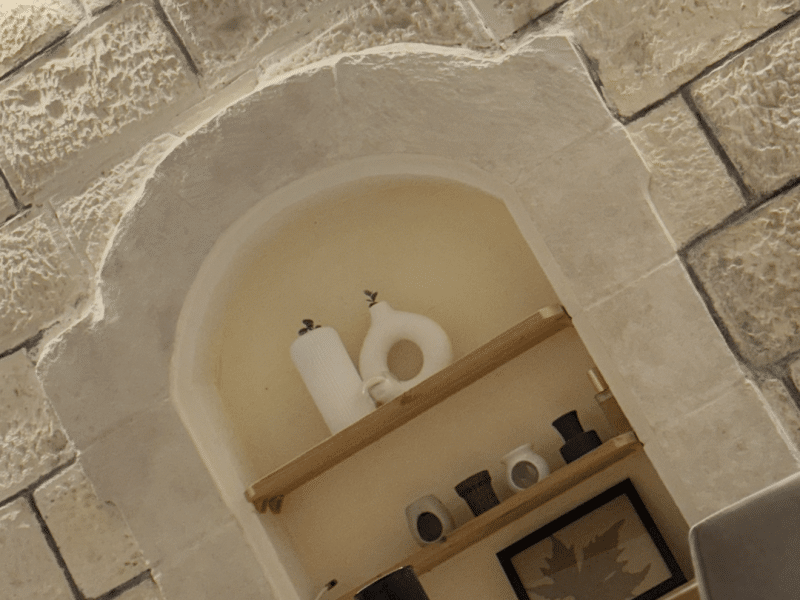 דירת גלריה פסטורלית לזוג, ירושלים, במרחק הליכה מהכותל.