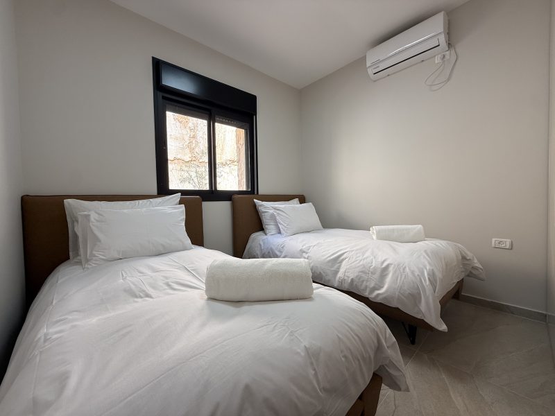 צימר מול מדבר, אזור מיצד (אספר) וירושלים