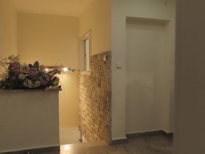 חדרי אירוח, בני ברק, אזור מעייני הישועה