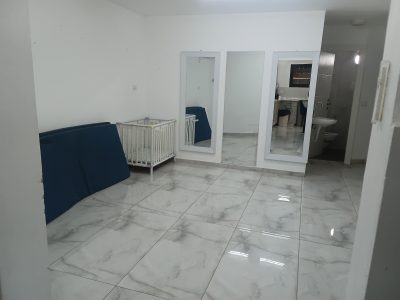 דירה קטנה באזור העירייה בבני ברק