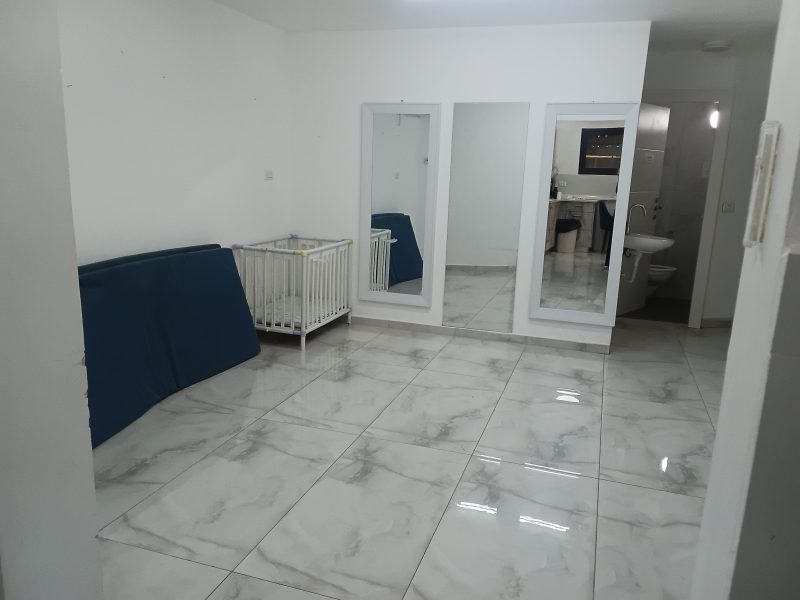 דירה קטנה באזור העירייה בבני ברק