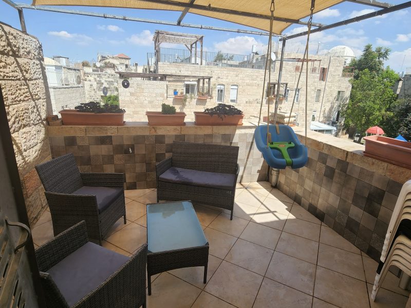 דירה משופצת 4 חדרים ברובע היהודי, ירושלים