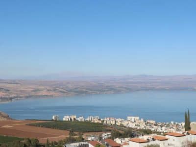 נופש מושלם וממוזג, טבריה עילית! דירה חדשה, נוף פנורמי מטורף והתאמה מלאה לציבור החרדי
