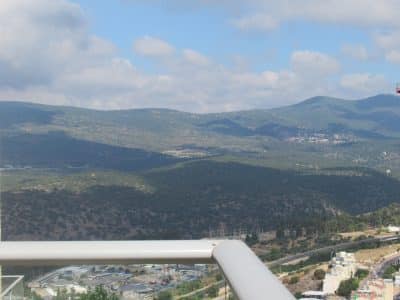דירת נופש יוקרתית לשבת בצפת — צמוד לעתיקה, נוף למירון