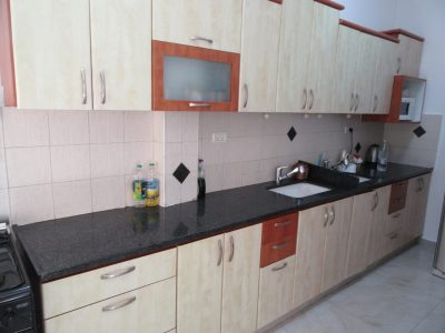 דירה בבנין מגורים 3 חדרים יפה ונקיה -נוף לים, חיפה