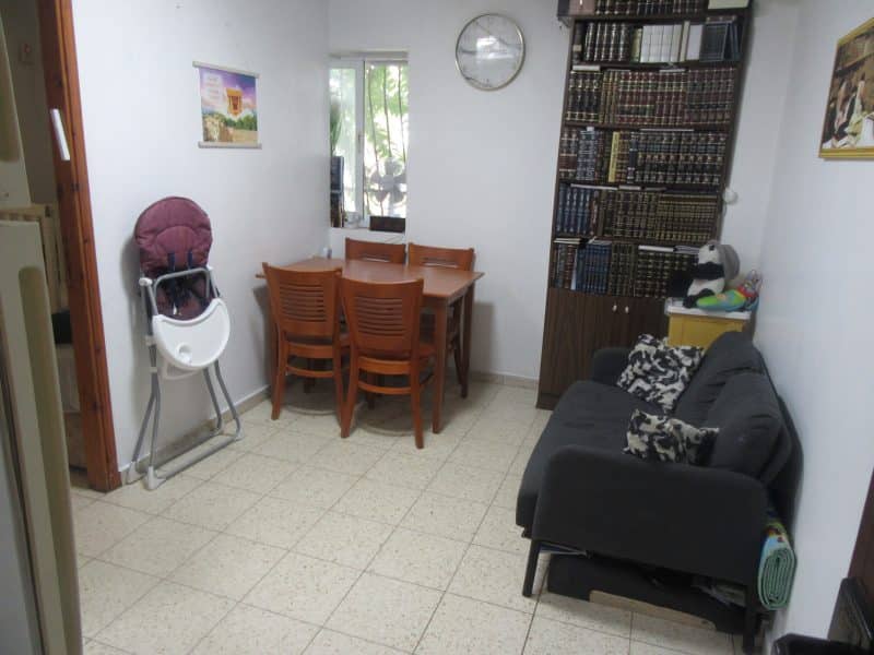 one bedroom apartment with a garden in romema yerushalayim, רוממה ירושלים
