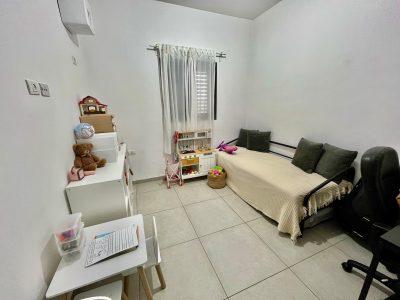 דירה מרווחת, נעימה ומטופחת, מתאימה במיוחד למשפחה, חריש