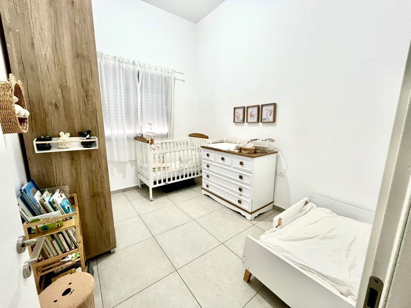 דירה מרווחת, נעימה ומטופחת, מתאימה במיוחד למשפחה, חריש