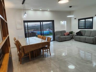 וילה ענקית עם נוף פנרומי, בית שמש