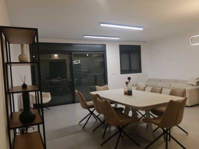 נתניה, דירת יוקרה חדשה קומה 22. צמוד לקרית צאנז