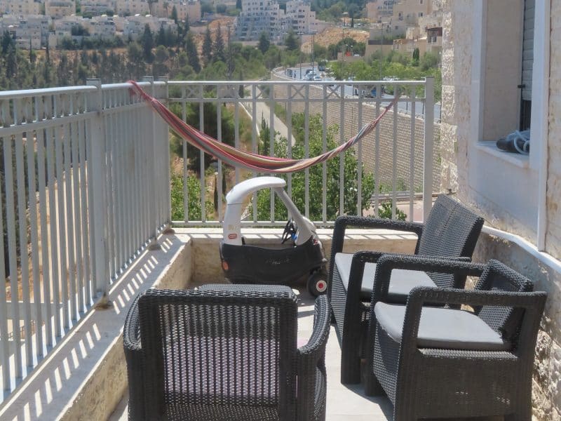 דירה חדשה 6 חדרים, מעל טיילת נושקת ליער נופי,אוויר מטורף, ירושלים