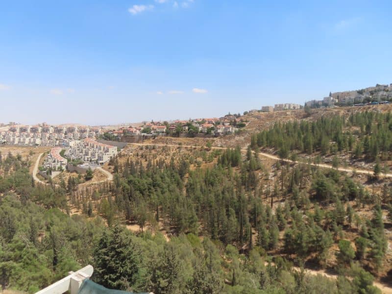 דירה חדשה 6 חדרים, מעל טיילת נושקת ליער נופי,אוויר מטורף, ירושלים