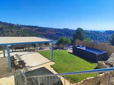 וילת "אחוזת נוף עציון" לשבת בבת עין, גוש עציון — בריכה פרטית