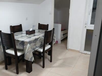 דירה לשבת בגאולה, ירושלים — מרפסת סוכה ומשחקים לילדים
