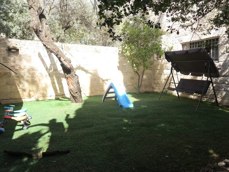 וילת נוף לשבת בארנונה, ירושלים — 12 חדרים, נוף להר הבית