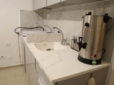 יחידת דיור לשבת במאה שערים, ירושלים — לזוג, כניסה פרטית