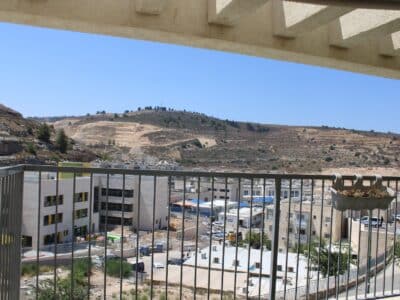דופלקס 4 חדרים לשבת באגן האיילות, גבעת זאב — 9 מיטות ו-2 מרפסות