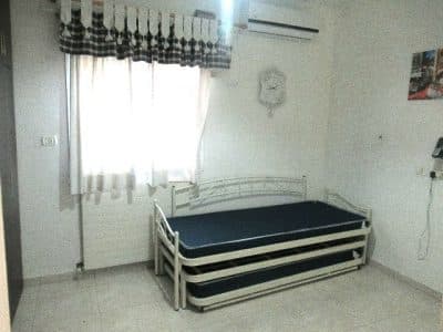 דירה מטופחת לשבת ולחגים בבר אילן, ירושלים — 14 מיטות, סוכה וגנרטור