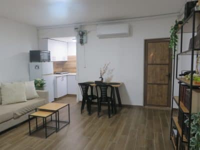 דירה מרווחת לשבת ולחגים בנחלאות, ירושלים — ליד שוק מחנה יהודה