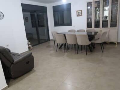 דירה לשבת ברמת שלמה, ירושלים — מרפסת ונוף מדהים