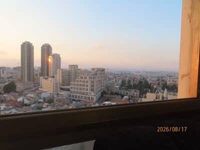 צימר לשבת במרכז העיר, ירושלים — קומה 19 עם נוף פנורמי